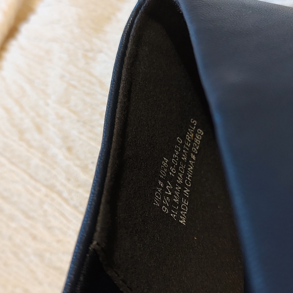 *Like New* Comfortview Vida Low-Heeled Pumps Navy Blue Faux Leather Office 9.5W - Picture 8 of 8
